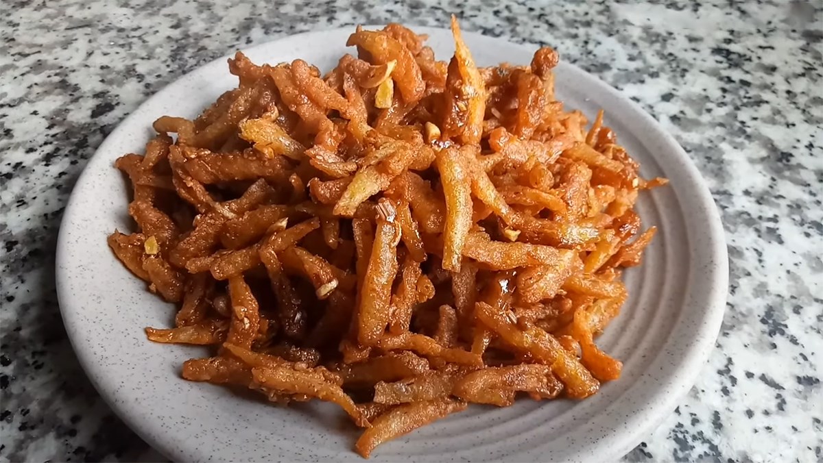 Cá cơm chiên sả tế