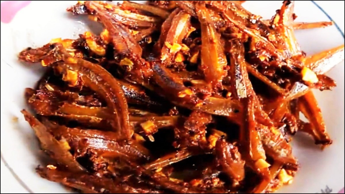 Cá cơm khô chiên nước mắm