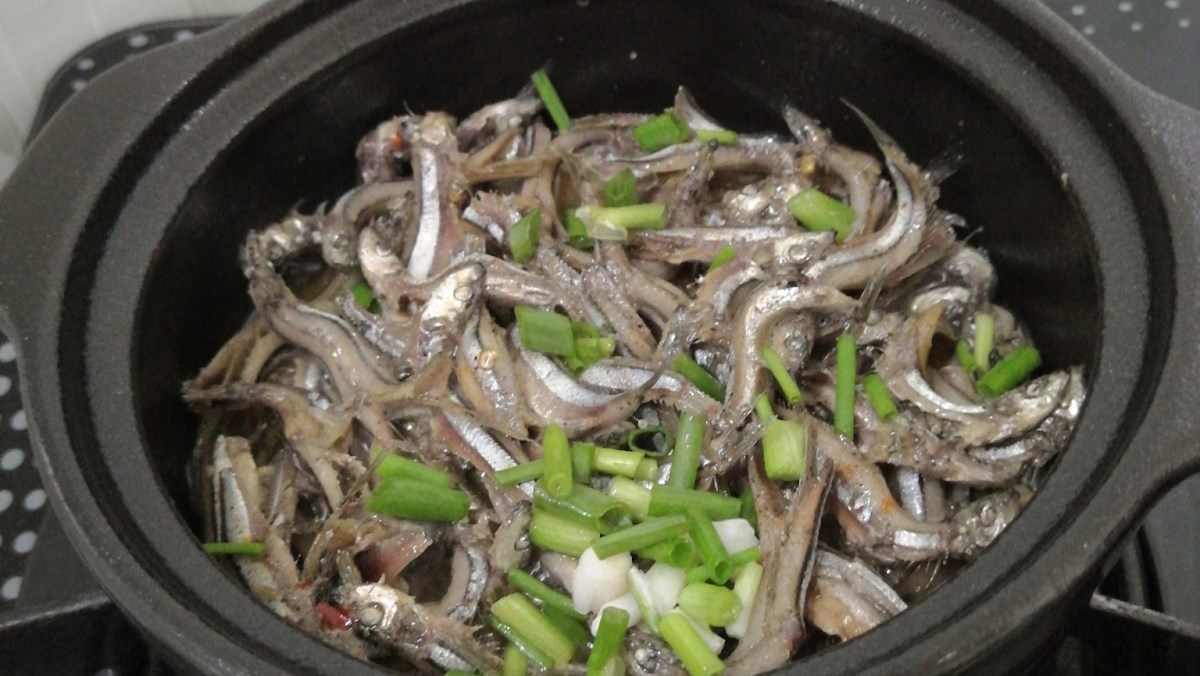 Cá cơm kho tiêu