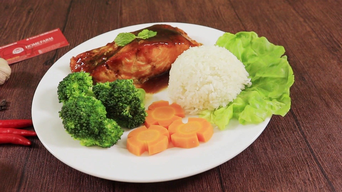 Phi lê cá hồi áp chảo sốt Teriyaki