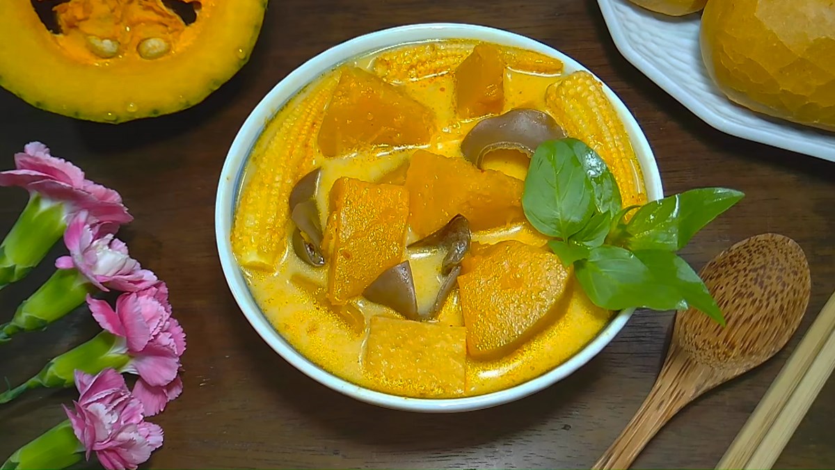Cà ri bí đỏ chay