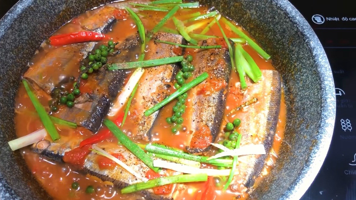 Cá thu Nhật kho cà chua