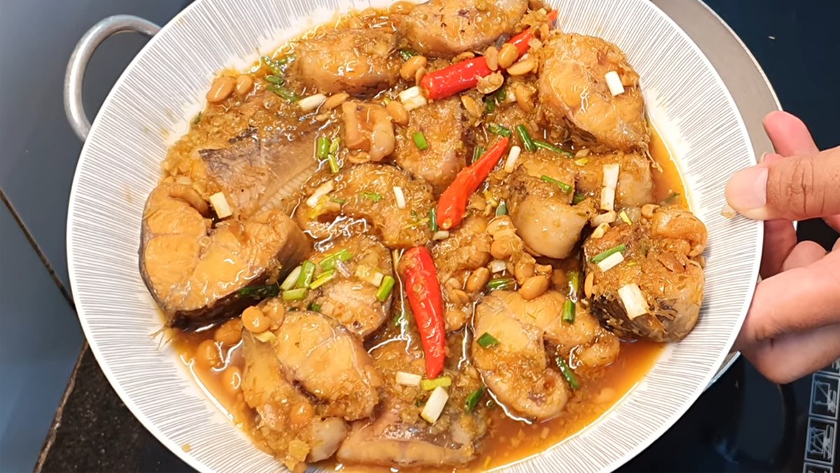 Cá trê kho tương hột