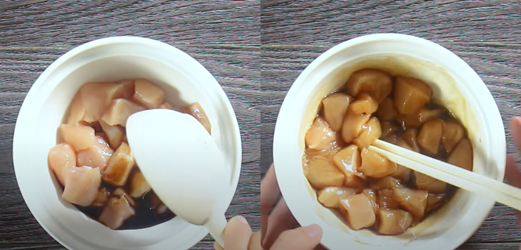 Bước 1 Sơ chế nguyên liệu và uớp thịt gà Cơm cà ri xanh