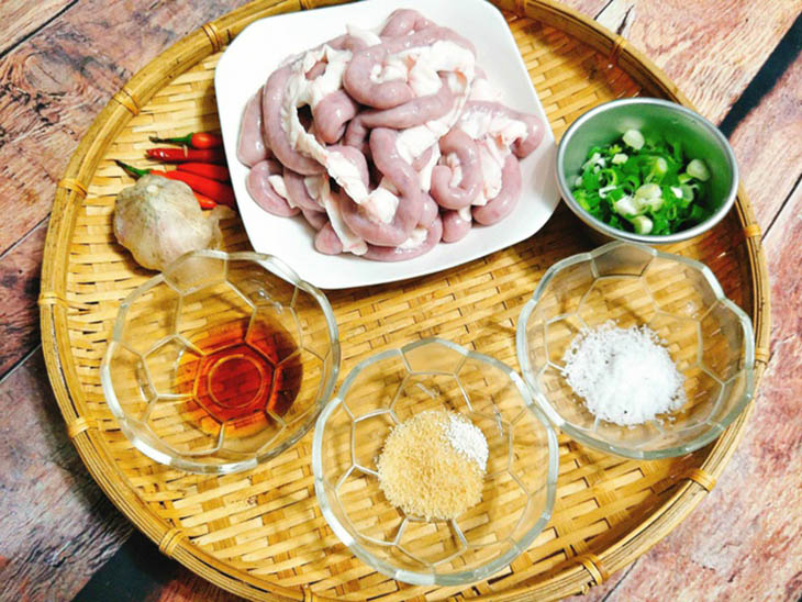 Nguyên liệu món ăn 4 món lòng heo chiên giòn