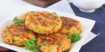 cach lam banh ca hoi chien gion rum bui beo cuc 1 760x367 1