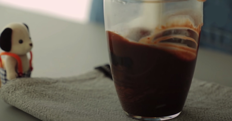 Bước 7 Làm sốt socola tan chảy Bánh bông lan fudge socola