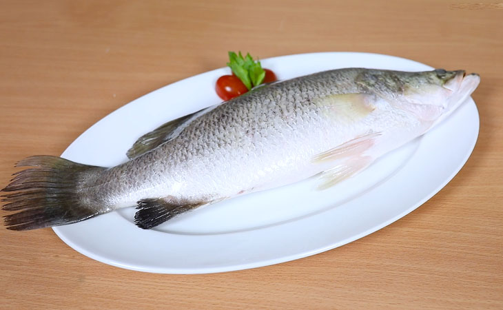 Bước 1 Sơ chế cá chẽm Cá chẽm nướng giấy bạc