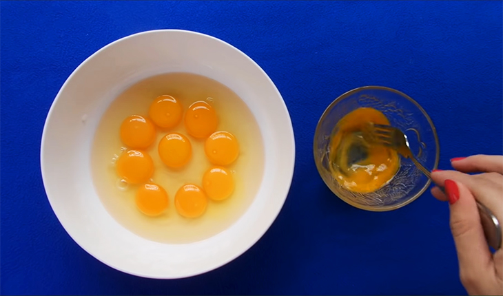Bước 3 Gói chả giò Chả giò trứng