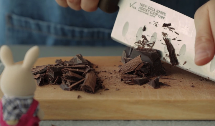 Bước 4 Làm nama socola trang trí Pudding chocolate