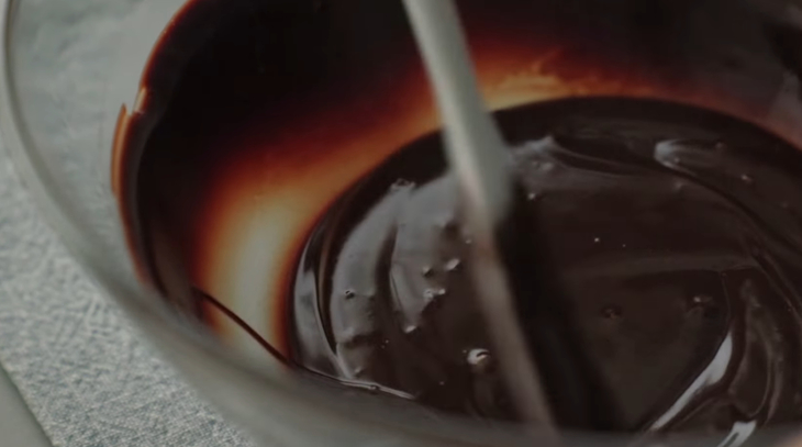 Bước 4 Làm nama socola trang trí Pudding chocolate