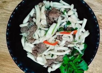 cach lam thit bo xao nam hai san hap dan thay doi khau vi cho avt 1200x676 1