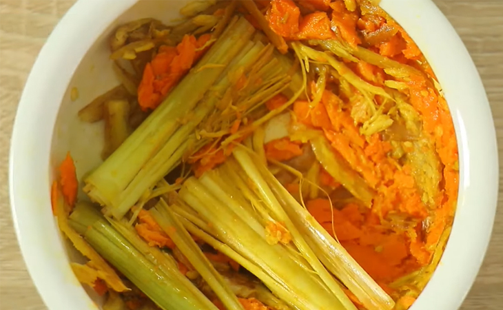 Bước 1 Sơ chế nguyên liệu Bún cá Châu Đốc