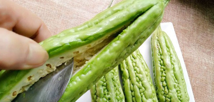 Bước 1 Sơ chế khổ qua Khổ qua kho tiêu