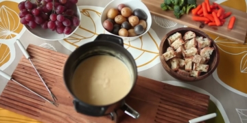 cach nau lau pho mai fondue chuan thuy si beo ngay don gian CN 1200x676 1