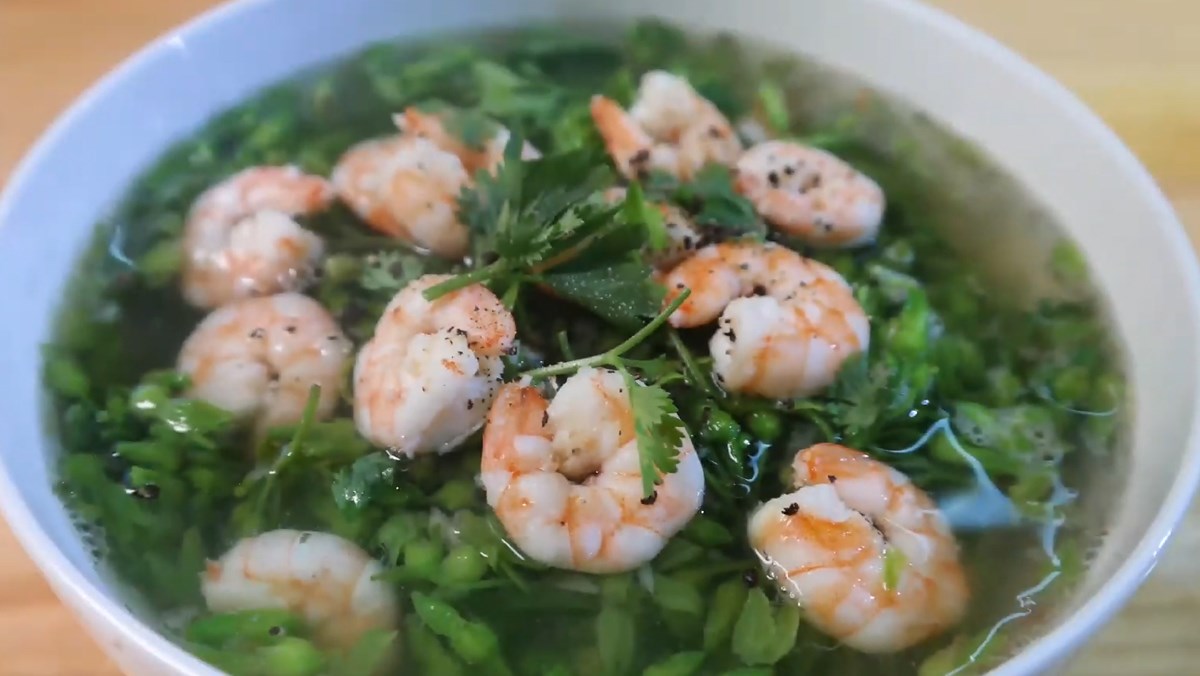 Canh hoa thiên lý nấu tôm