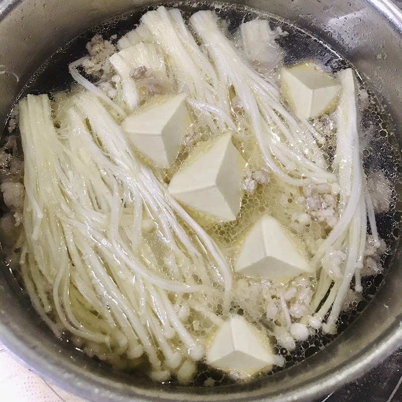 Bước 3 Nấu canh Canh rong biển thịt bằm đậu hũ