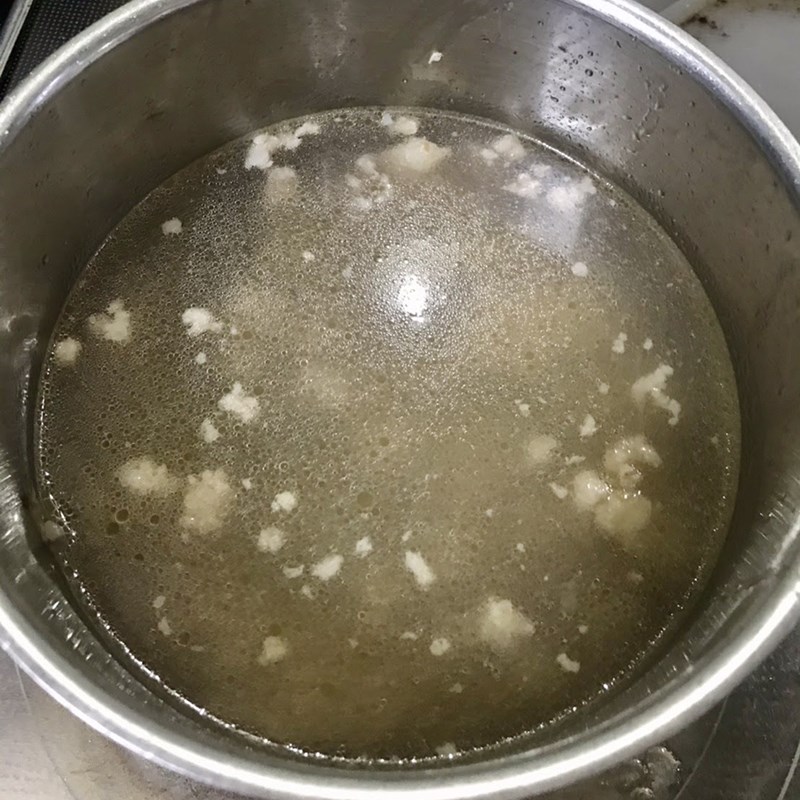Bước 2 Xào thịt Canh rong biển thịt bằm đậu hũ