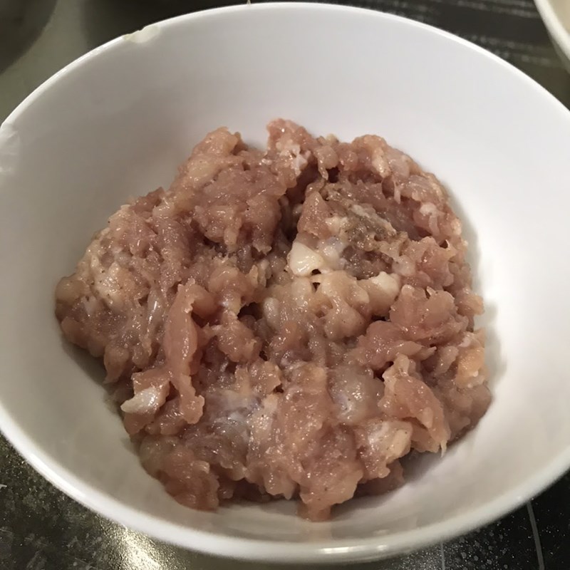 Bước 1 Sơ chế nguyên liệu Canh rong biển thịt bằm đậu hũ