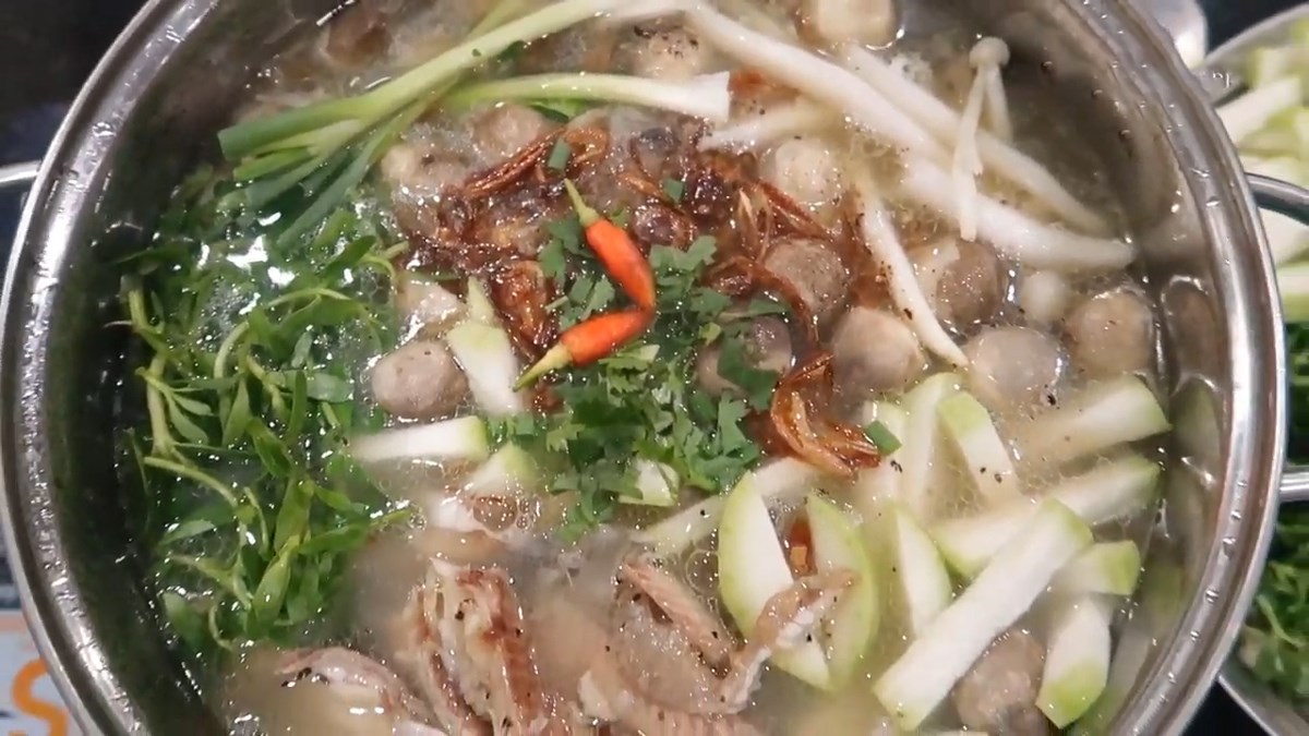 Cháo cá lóc nấu bầu và nấm rơm
