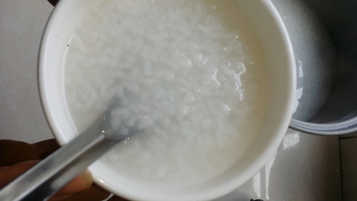 Cháo trắng bằng nồi cơm điện