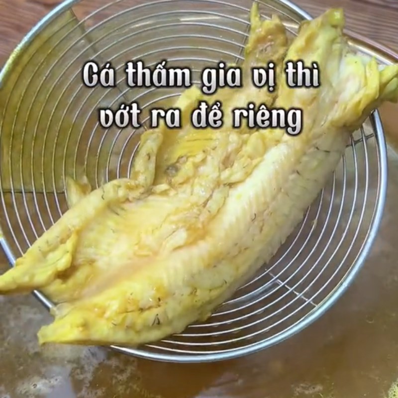 Bước 2 Chế biến Bún cá Châu Đốc (Công thức được chia sẻ từ Tiktok Cách Nấu Ngon cùng Cách Nấu Ngon)