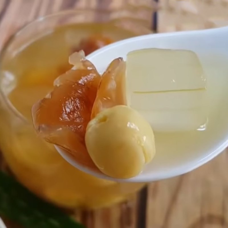 Bước 4 Thành phẩm Chè hạt sen nha đam nhãn nhục
