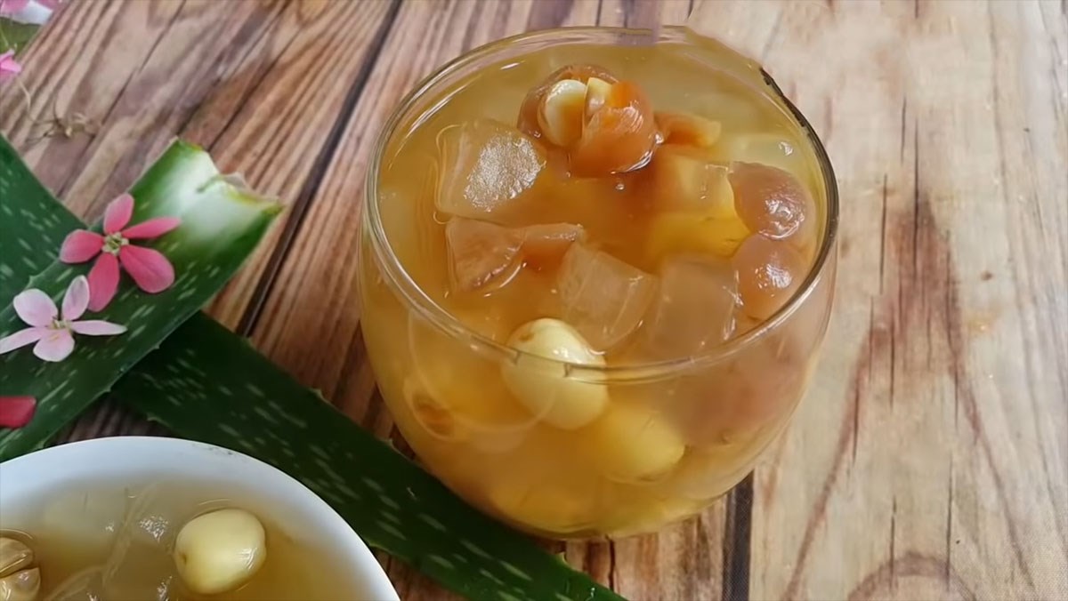 Chè hạt sen nha đam nhãn nhục