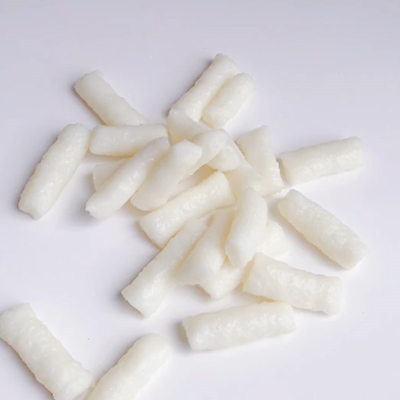 Bước 3 Chia bột và tạo hình Bánh gạo tokbokki bằng cơm nguội