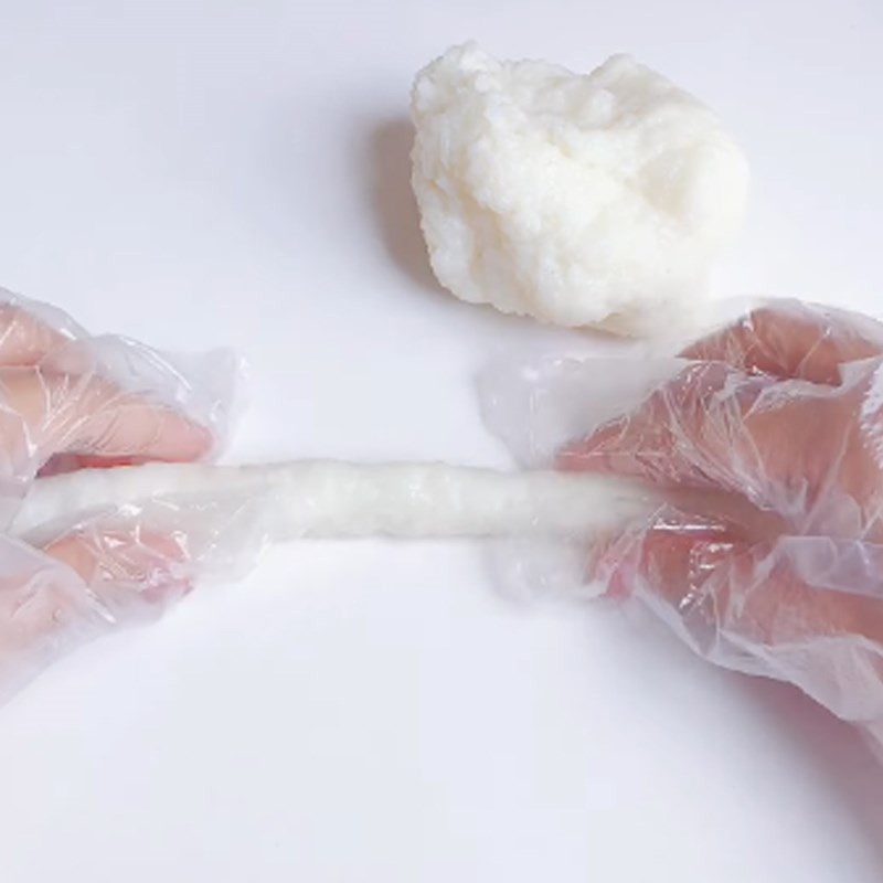 Bước 3 Chia bột và tạo hình Bánh gạo tokbokki bằng cơm nguội