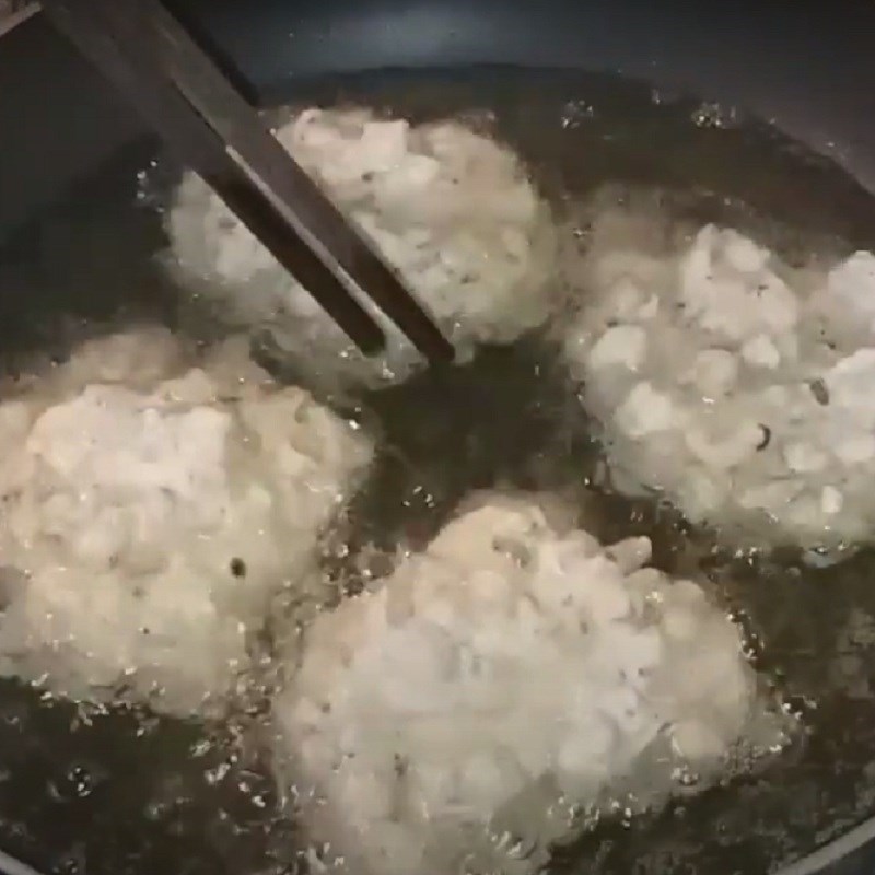Bước 3 Chiên bánh hến Bánh hến chiên