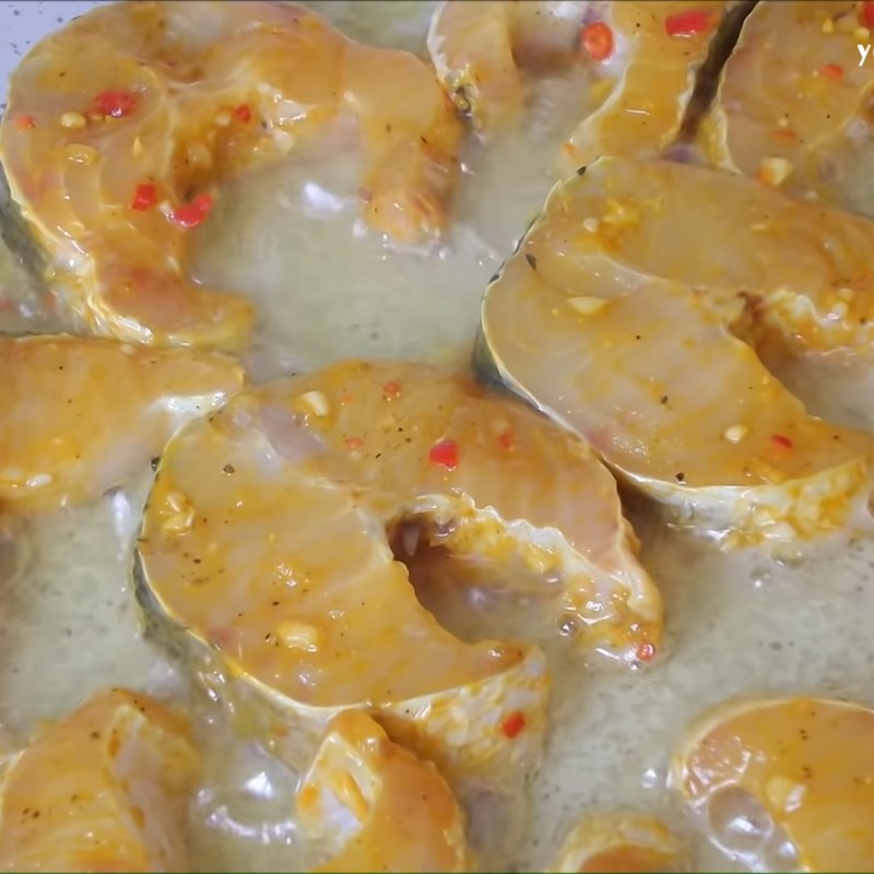 Bước 4 Chiên cá Bún cá lóc