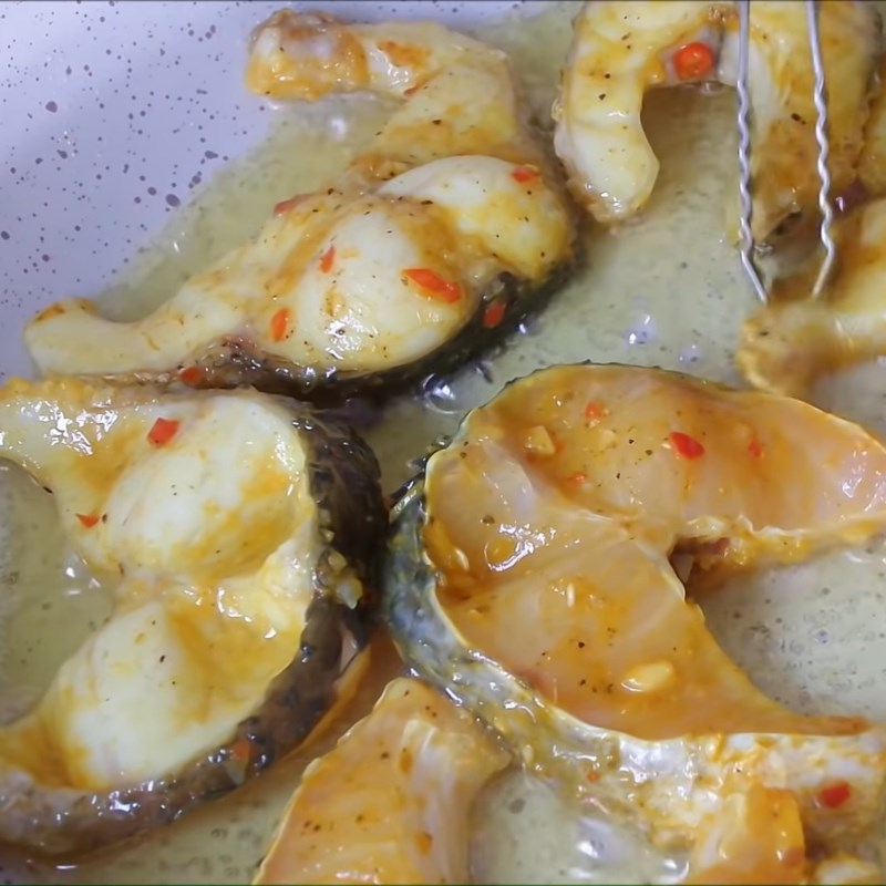 Bước 4 Chiên cá Bún cá lóc