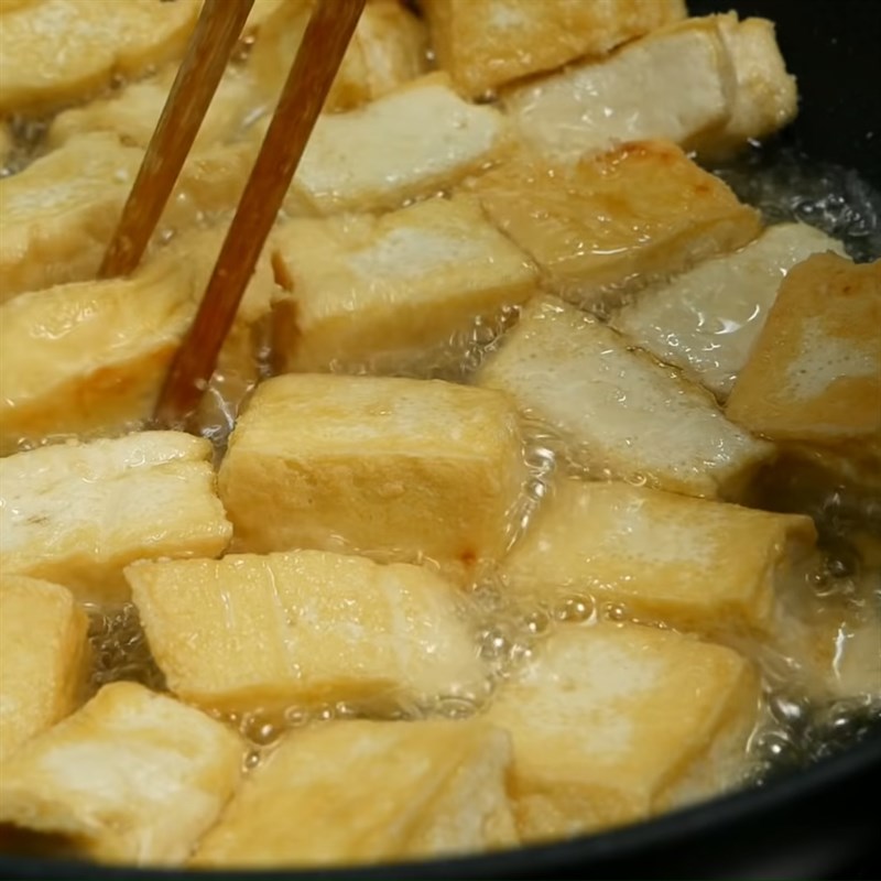 Bước 2 Chiên đậu hũ Đậu hũ kho tương