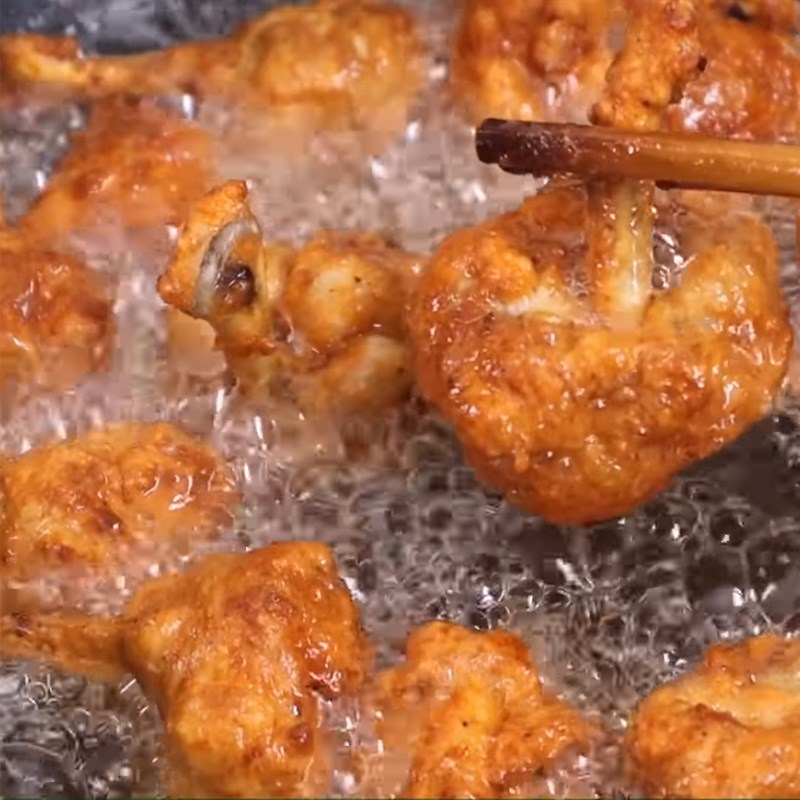 Bước 4 Chiên gà Gà chiên lollipop