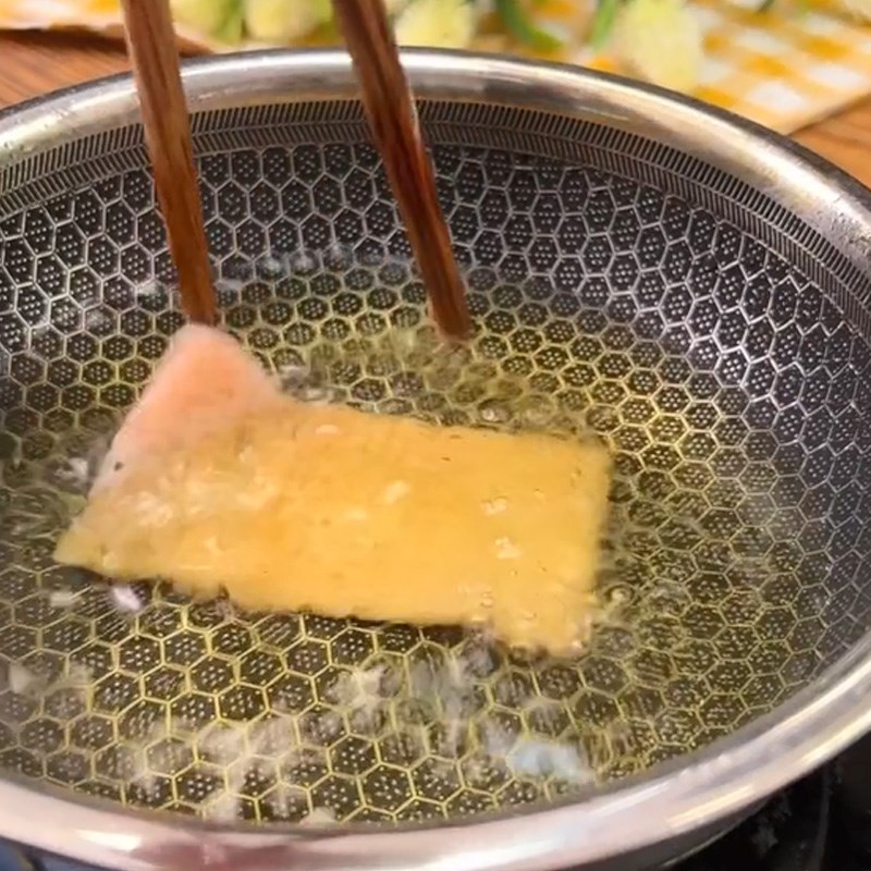 Bước 3 Chiên hỗn hợp Snack cơm nguội (Công thức được chia sẻ từ TikTok Cách Nấu Ngon cùng Cách Nấu Ngon)