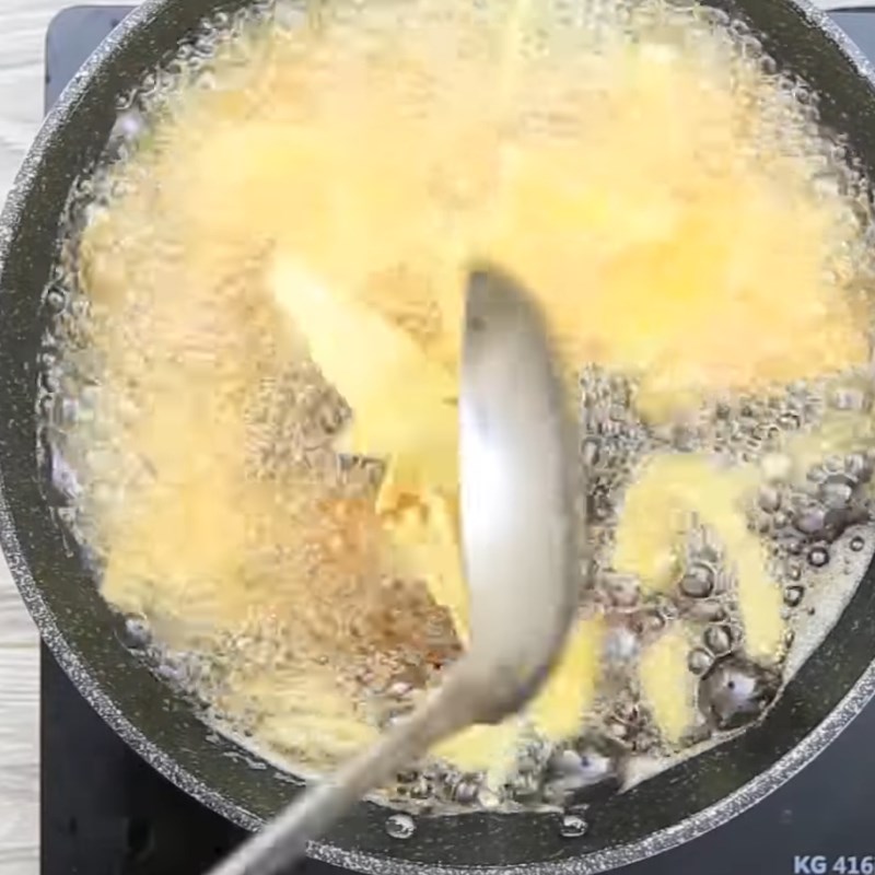 Bước 2 Chiên khoai lang Snack khoai lang rong biển