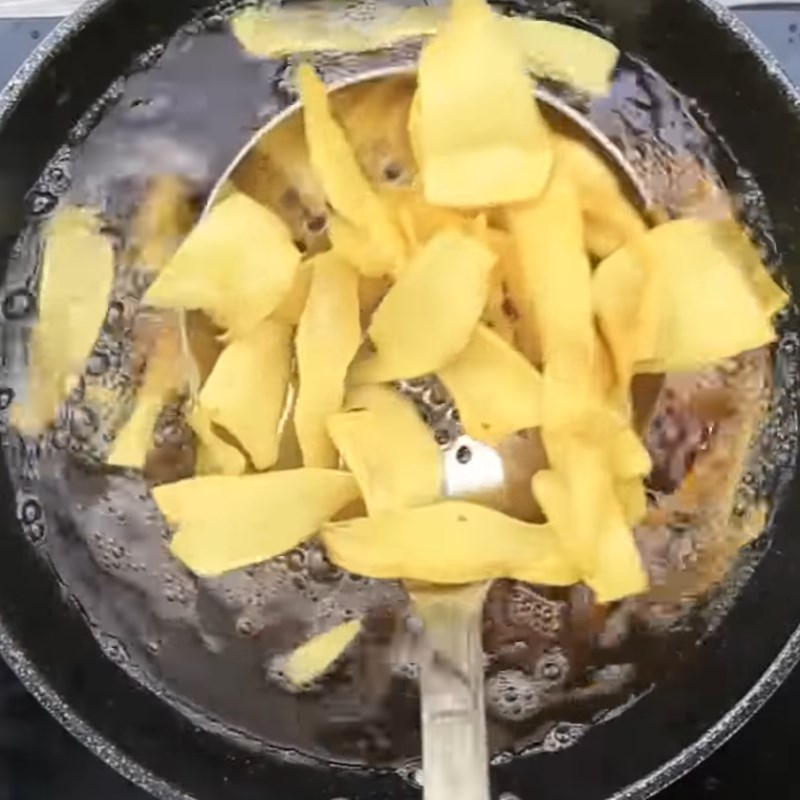 Bước 2 Chiên khoai lang Snack khoai lang rong biển