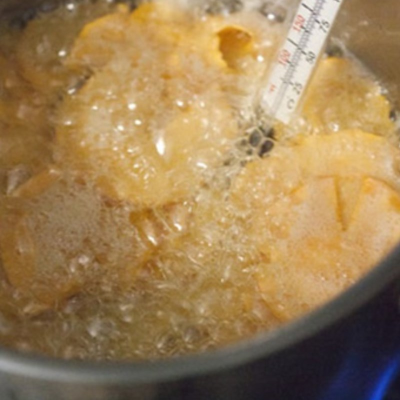 Bước 3 Chiên khoai Snack khoai lang