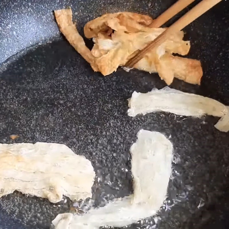 Bước 2 Chiên tàu hũ ky Gỏi chay từ củ sắn