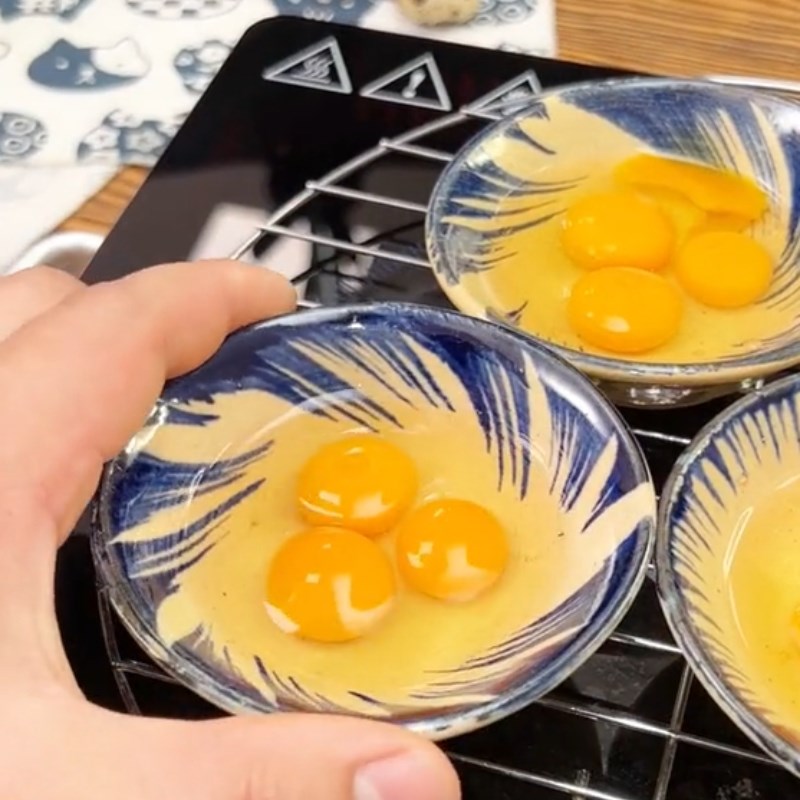 Bước 2 Chuẩn bị chén trứng Chén trứng nướng (Công thức được chia sẻ từ Tiktok Cách Nấu Ngon cùng Cách Nấu Ngon)