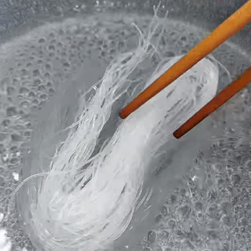 Bước 1 Chuẩn bị miến và đậu hũ khô Bì chay rau củ