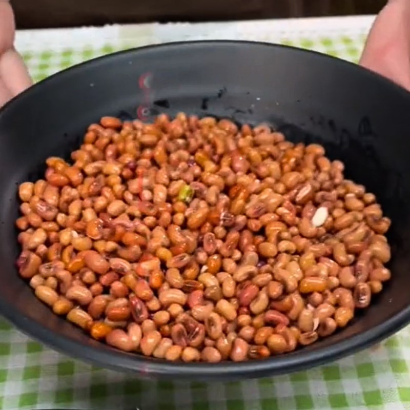 Bước 1 Chuẩn bị nguyên liệu Chè đậu đỏ hạt sen (Công thức được chia sẻ từ Tiktok Cách Nấu Ngon cùng Cách Nấu Ngon)