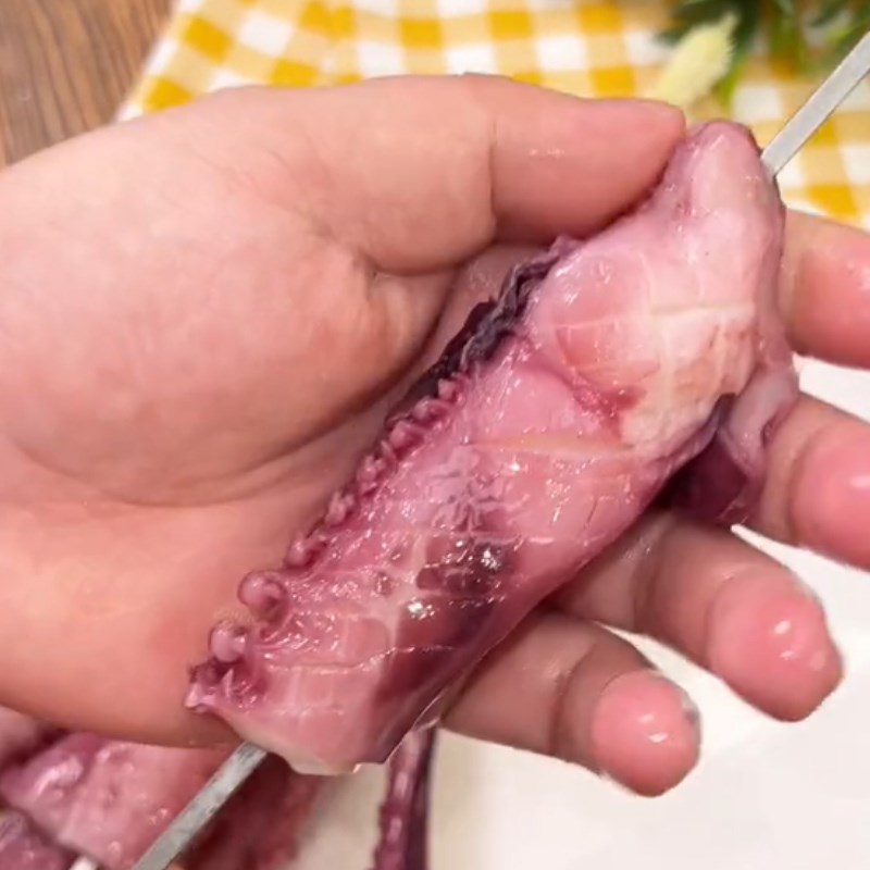 Bước 1 Chuẩn bị nguyên liệu Râu bạch tuộc nướng sa tế (Công thức được chia sẻ từ Tiktok Cách Nấu Ngon cùng Cách Nấu Ngon)