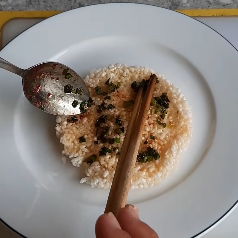 Bước 4 Trang trí Cơm cháy chà bông chay
