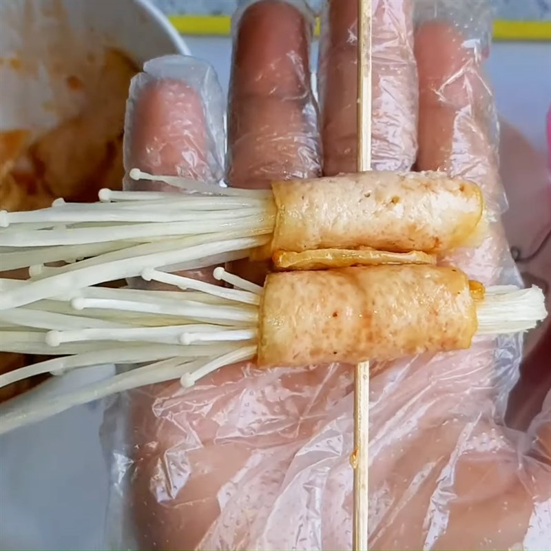 Bước 4 Cuộn nấm Đậu hũ cuộn nấm kim châm nướng