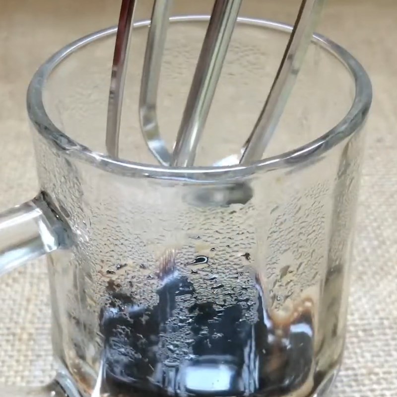 Bước 2 Đánh bông cà phê Sữa chua cà phê bọt biển