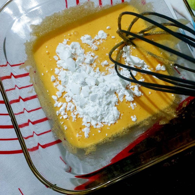 Bước 2 Đánh hỗn hợp trứng đường Bánh mì nhân trứng sữa (Custard)
