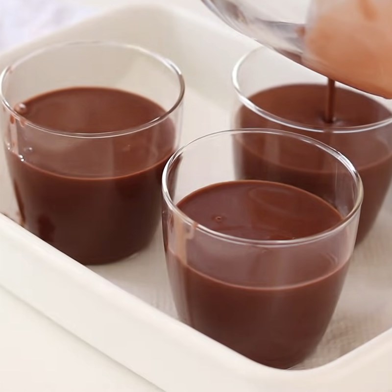 Bước 3 Đổ khuôn pudding Pudding cacao (có gelatin)