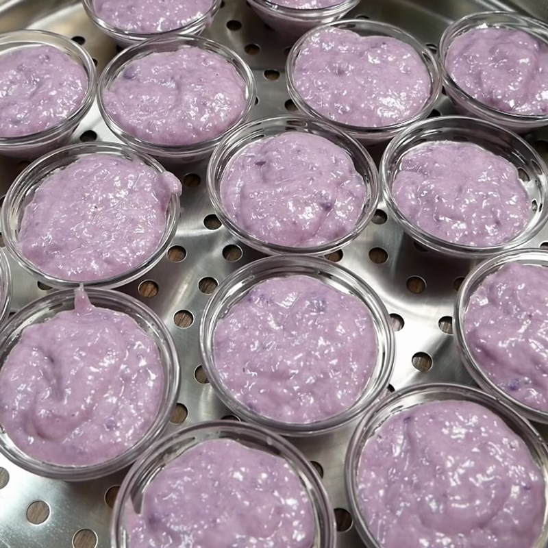 Bước 4 Đổ khuôn và hấp bánh Bánh bò bông khoai lang tím